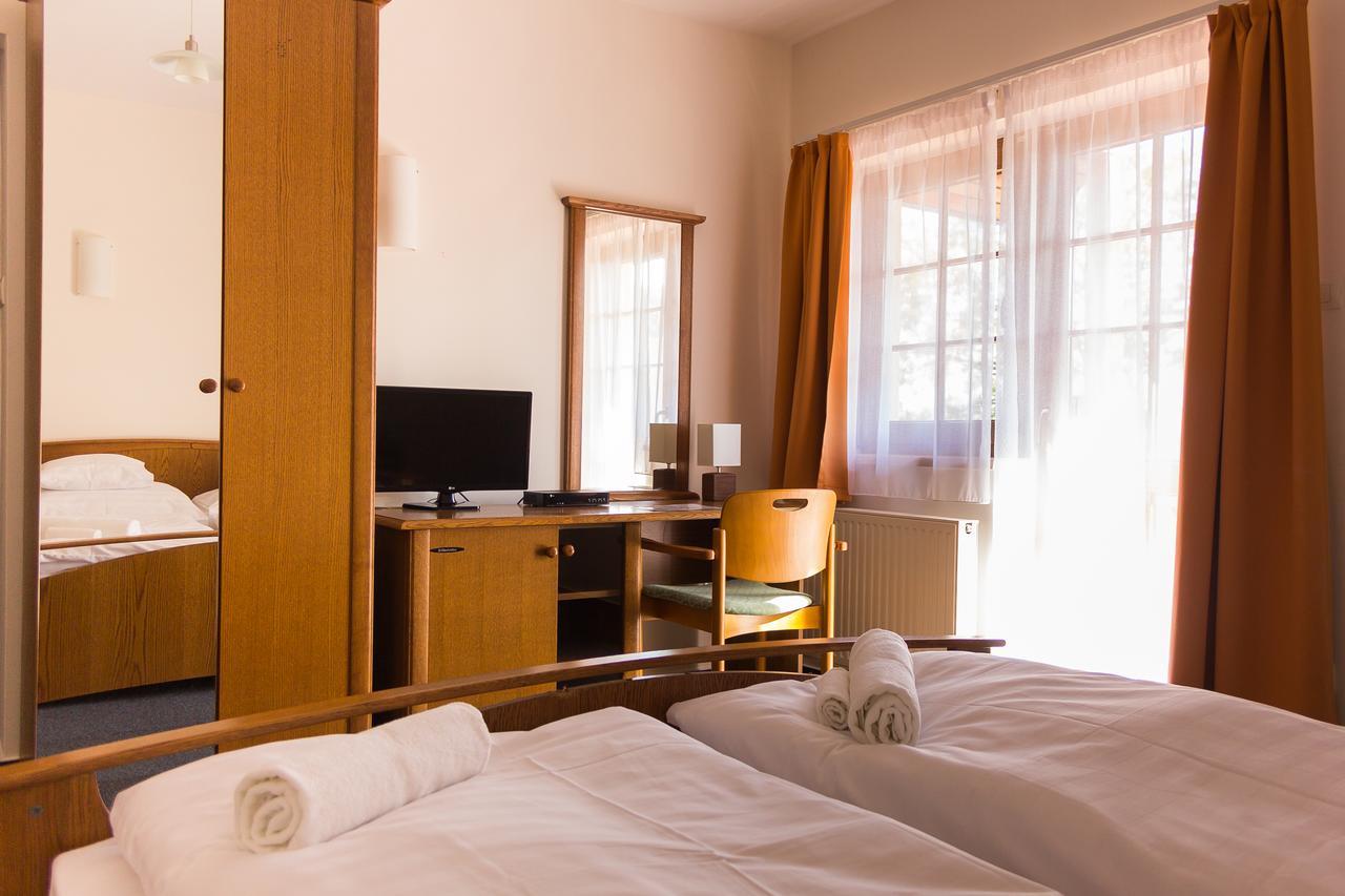 M1 Szeker Csarda Hotel Es Etterem Obarok 외부 사진